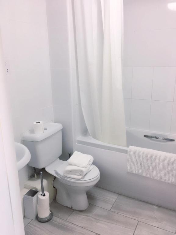 Charimore Executive Apartment room 5